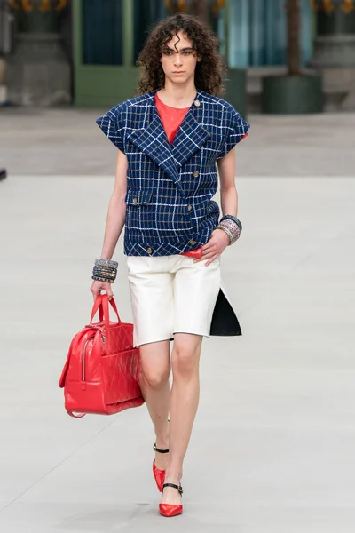Look 33